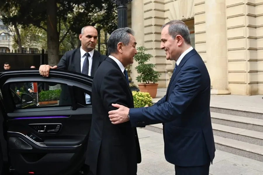 Ceyhun Bayramovun çinli həmkarı görüşü başladı