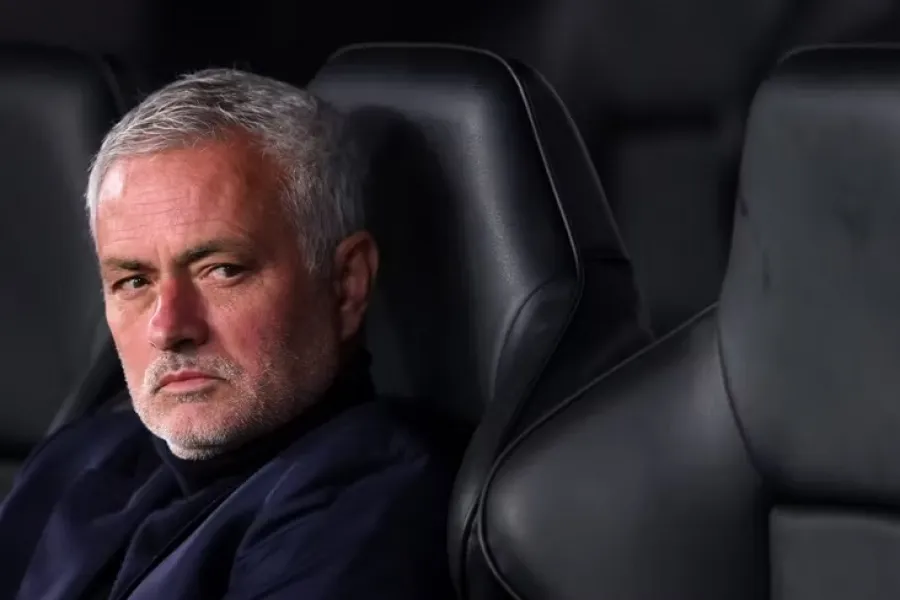 Əfsanələrlə bir sırada: Joze Mourinyo növbəti möhtəşəm rekorda şərik oldu!