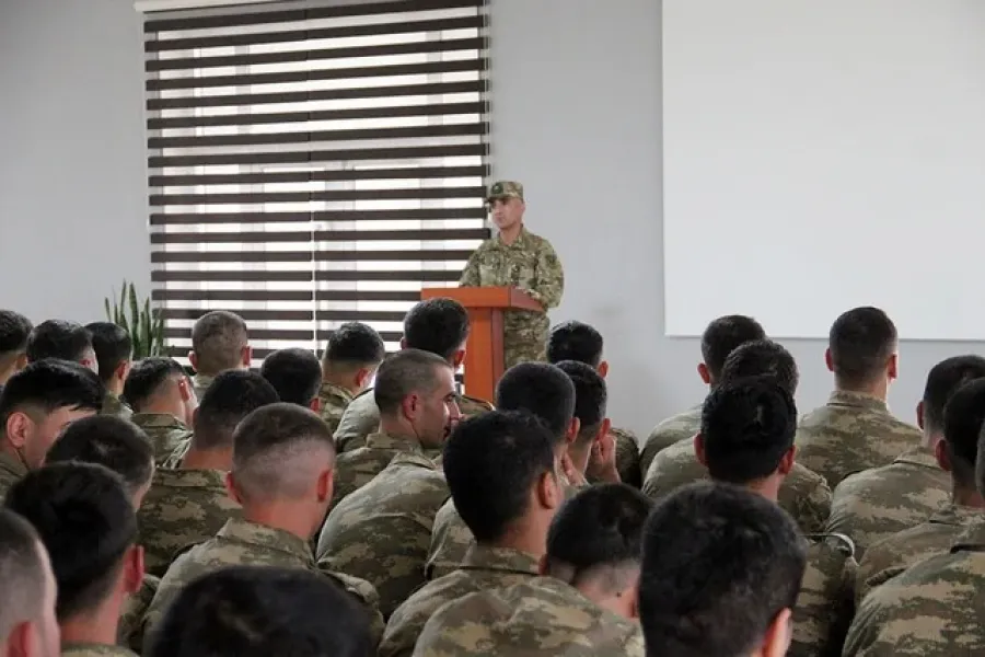 Xüsusi Təyinatlılar ehtiyatdan çağırılan hərbçilərə təlim keçirirlər - GÖRÜNTÜ — 4