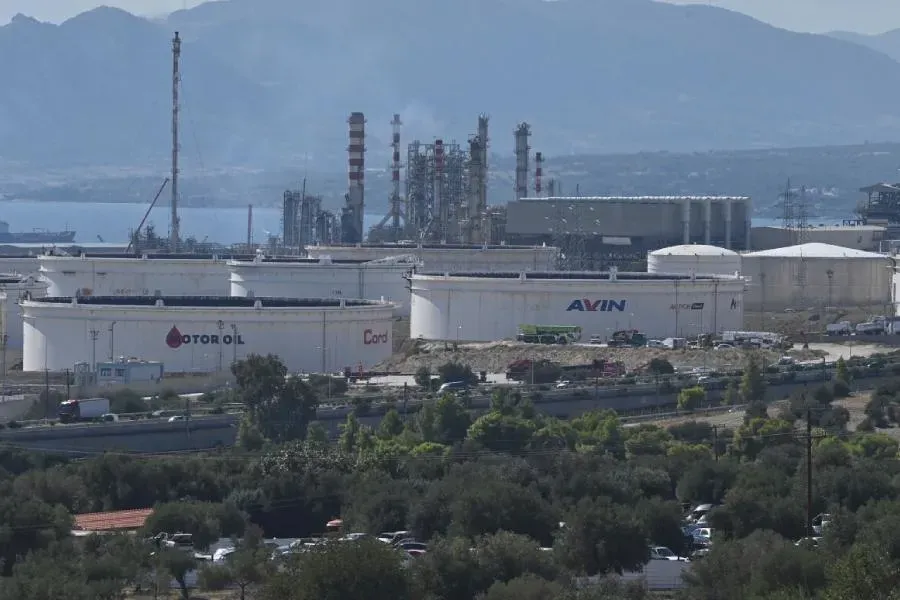 Second major explosion at same refinery leaves two workers injured