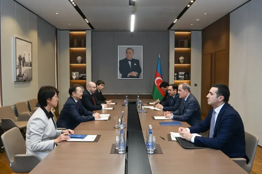 Jeyhun Bayramov meets with CICA Secretary-General