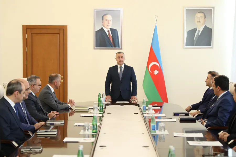 Teymur Musayev yeni səhiyyə nazirini kollektivə təqdim etdi - FOTO