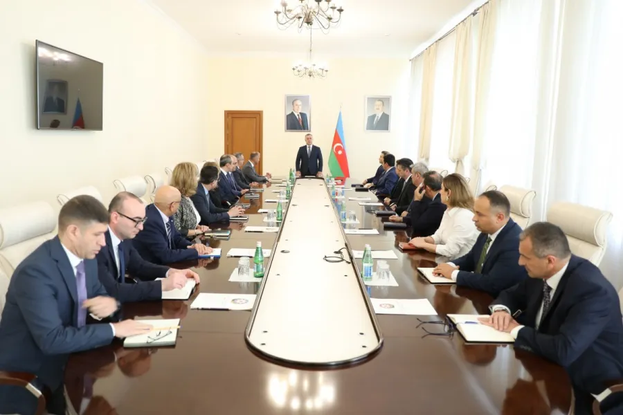 Teymur Musayev yeni səhiyyə nazirini kollektivə təqdim etdi - FOTO — 2