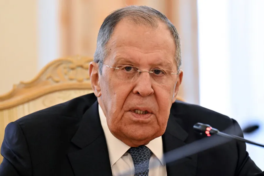 Lavrov İrana getdi