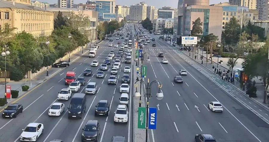 Bakıda sürücüləri gözləyən çətinlik: Sıxlıq olan yollar