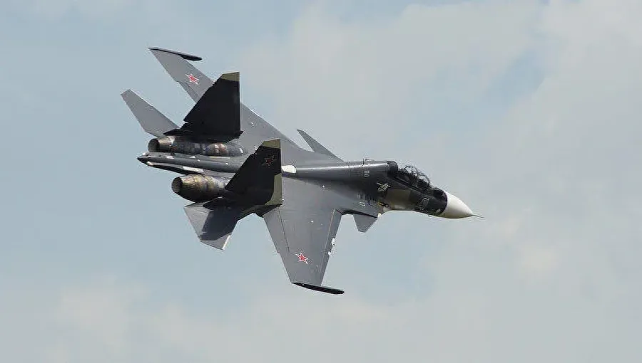 Rusiya qırıcısı yerə çırpıldı - Pilotlar katapult etdi