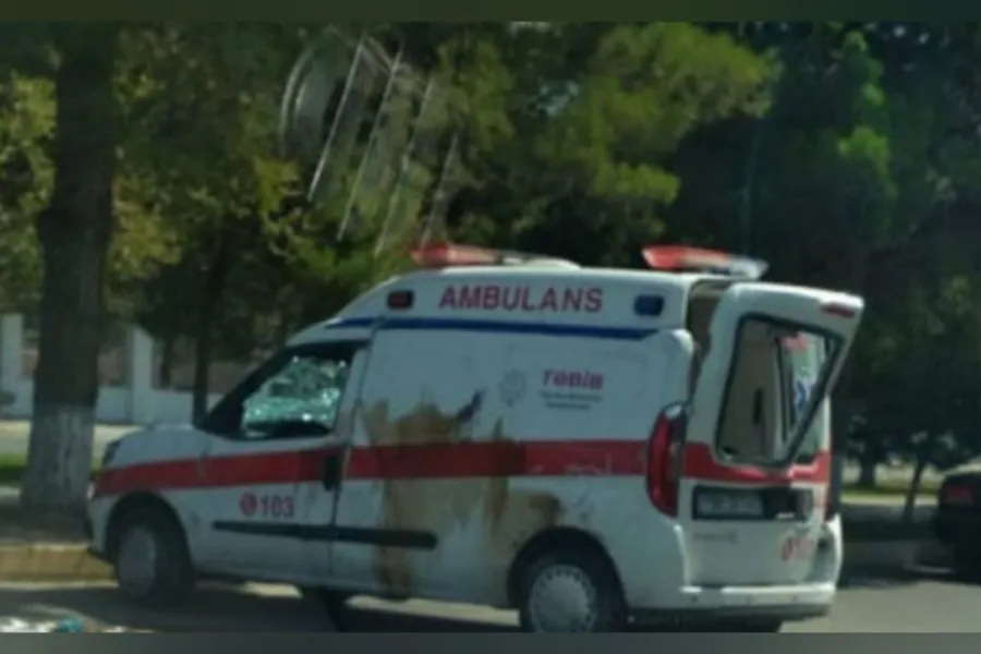 Gəncədə 3 maşın və təcili yardım toqquşdu - FOTOLAR