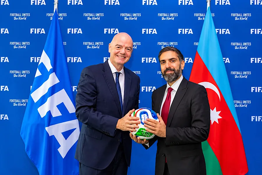 İnfantino Bakıya gəldi – Paytaxtda tarixi futbol yarışı başlayır