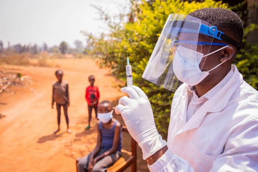 İsveçrə diplomatının həyat yoldaşında Ebola aşkarlandı