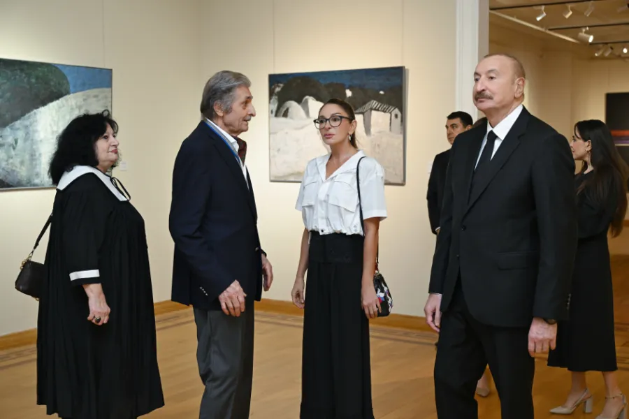 Prezident və ailəsi sərgidə - FOTOLAR — 13