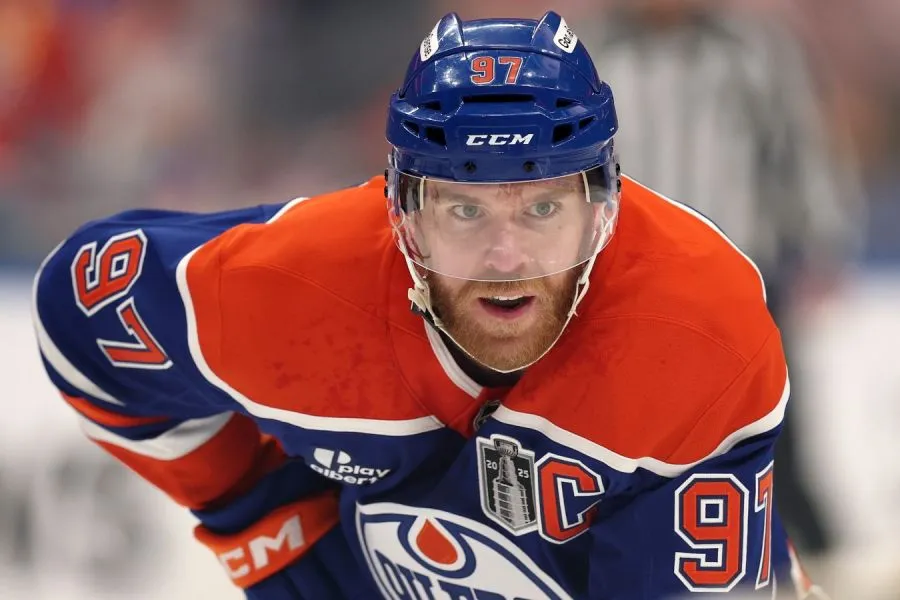 NHL-də rekordların kralı Makdevid oldu: Qretzki geridə qaldı!