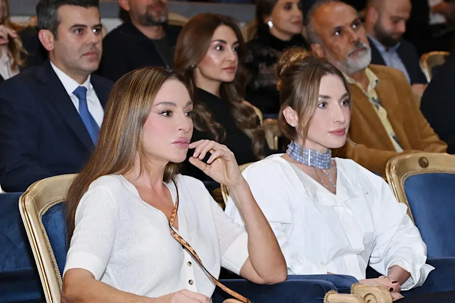 Bakıda möhtəşəm teatr gecəsi – Mehriban Əliyeva və ailə üzvləri tamaşada — 9