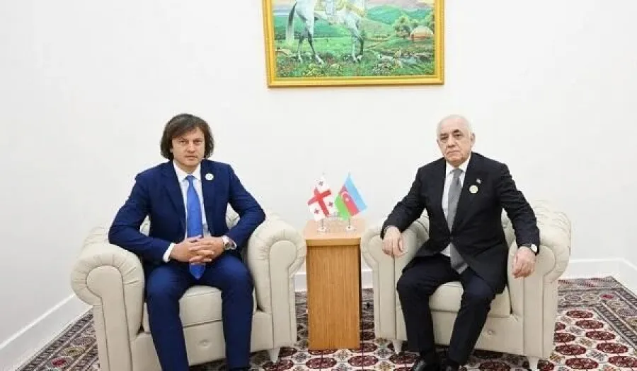Əli Əsədov Kobaxidze ilə görüşdü
