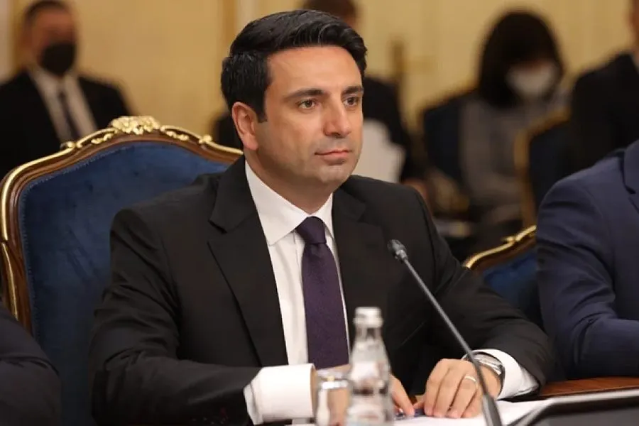 Simonyan Moskvaya gedəcək