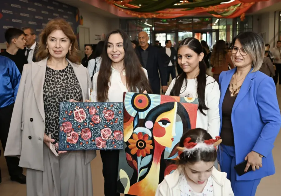 Leyla Əliyeva ADA Məktəbində keçirilən festivalda - RƏNGLİ ANLAR — 5